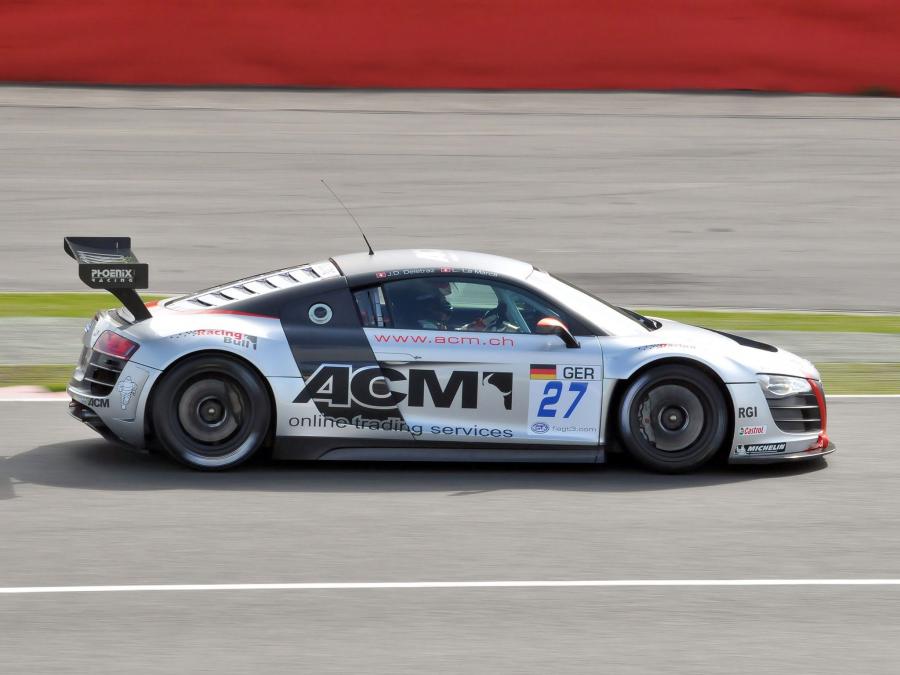  Audi R8 LMS 2009 года  (фото 14 из 37)